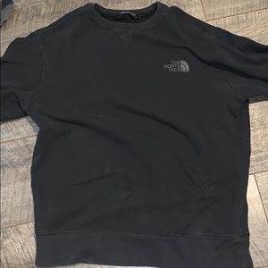 Black north face pullover!!